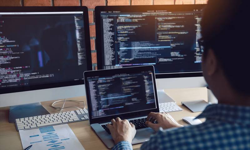 数据科学选型：R与Python如何赋能兴文县网站建设？